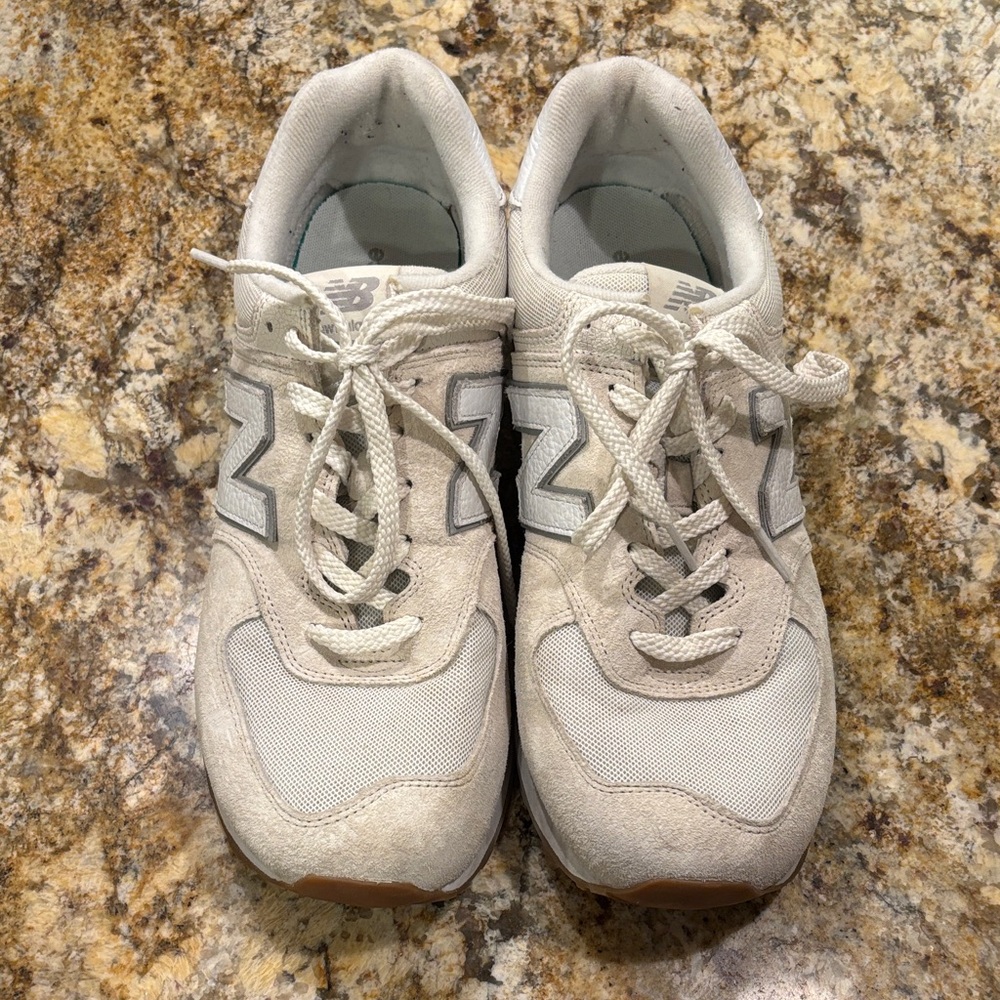 New Balance 574 Men’s Off-White and Gray Sneakers - Picture 2 of 6